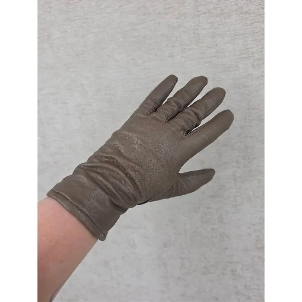 Fownes Classic Women's Leather Driving Gloves in Taupe